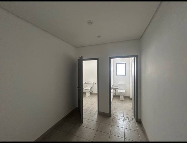 676M² WAREHOUSE TO LET IN CLAYVILLE